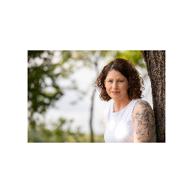 Medium Katrin Colbow